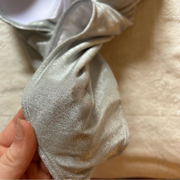 Sparkly Silver Ondademar one piece - Picture 6 of 8